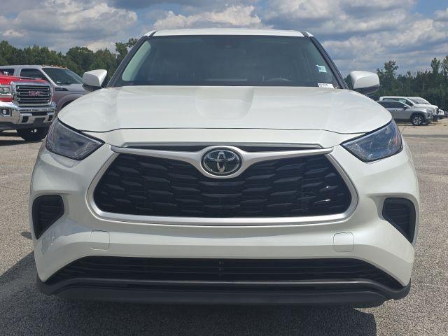 used 2022 Toyota Highlander car, priced at $29,950