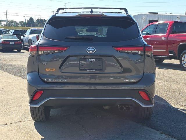 used 2022 Toyota Highlander car, priced at $39,800