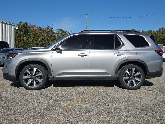 used 2024 Honda Pilot car, priced at $41,250