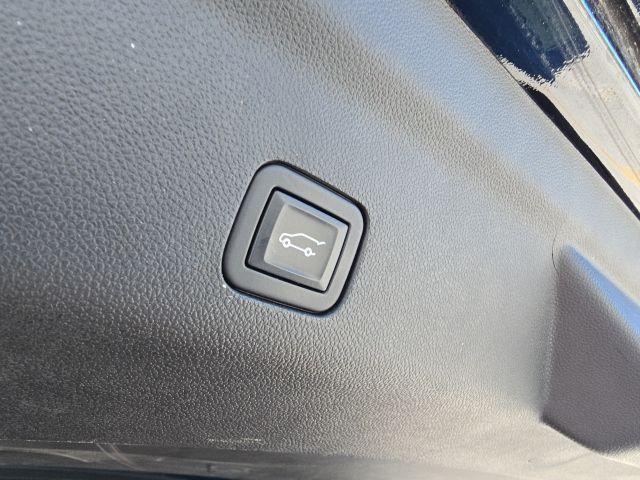 used 2021 GMC Yukon XL car, priced at $56,311