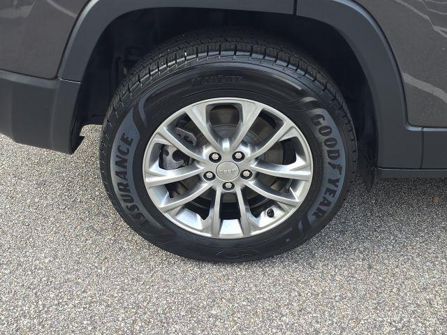 used 2021 Jeep Cherokee car, priced at $20,953