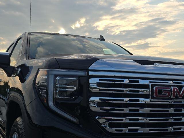 used 2022 GMC Sierra 1500 car, priced at $58,265