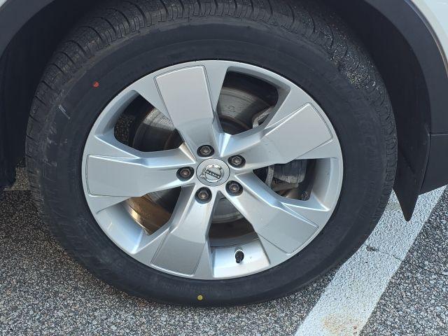 used 2020 Volvo XC40 car, priced at $24,953