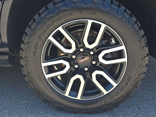 used 2022 GMC Yukon car, priced at $57,853