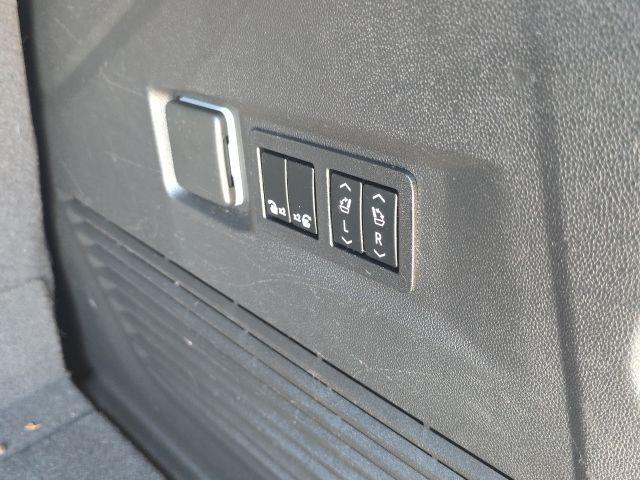 used 2022 GMC Yukon car, priced at $57,853