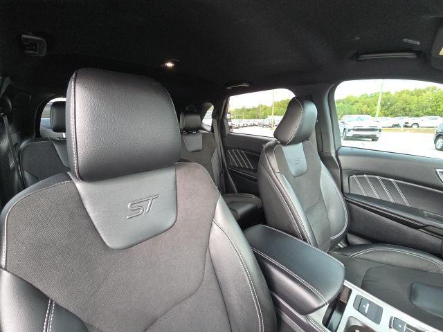 used 2023 Ford Edge car, priced at $36,000