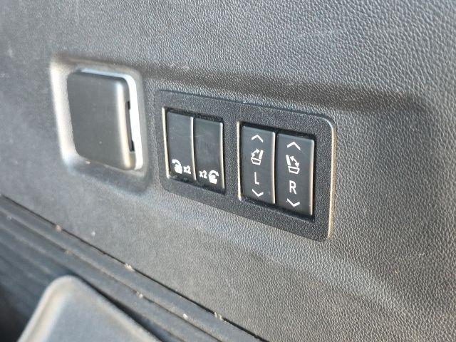 used 2021 GMC Yukon XL car, priced at $48,853