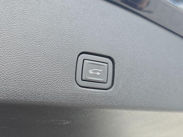 used 2023 Cadillac XT6 car, priced at $46,985