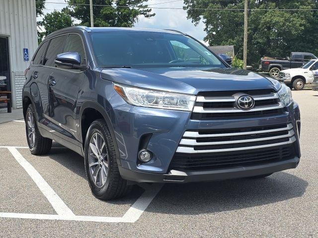 used 2019 Toyota Highlander car, priced at $25,953