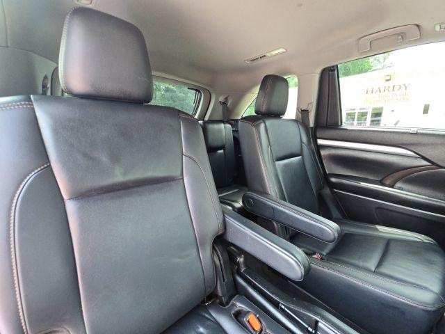 used 2019 Toyota Highlander car, priced at $25,953