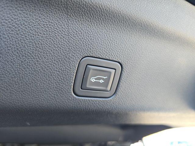 used 2025 GMC Yukon car, priced at $75,650