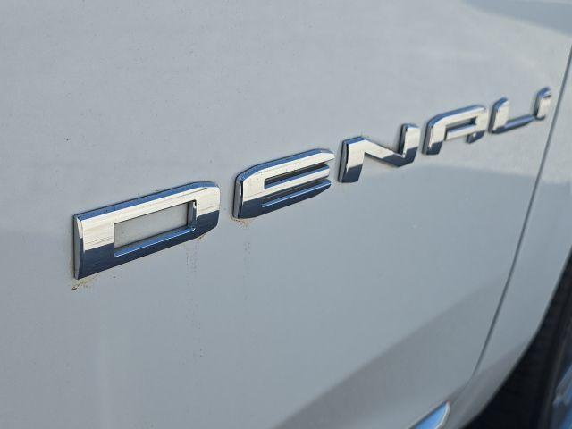 used 2022 GMC Yukon XL car, priced at $57,300