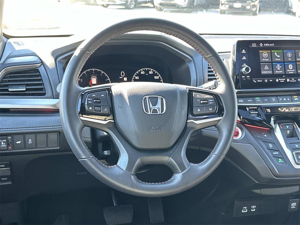 used 2025 Honda Odyssey car, priced at $40,997