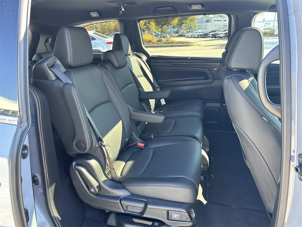 used 2025 Honda Odyssey car, priced at $40,997