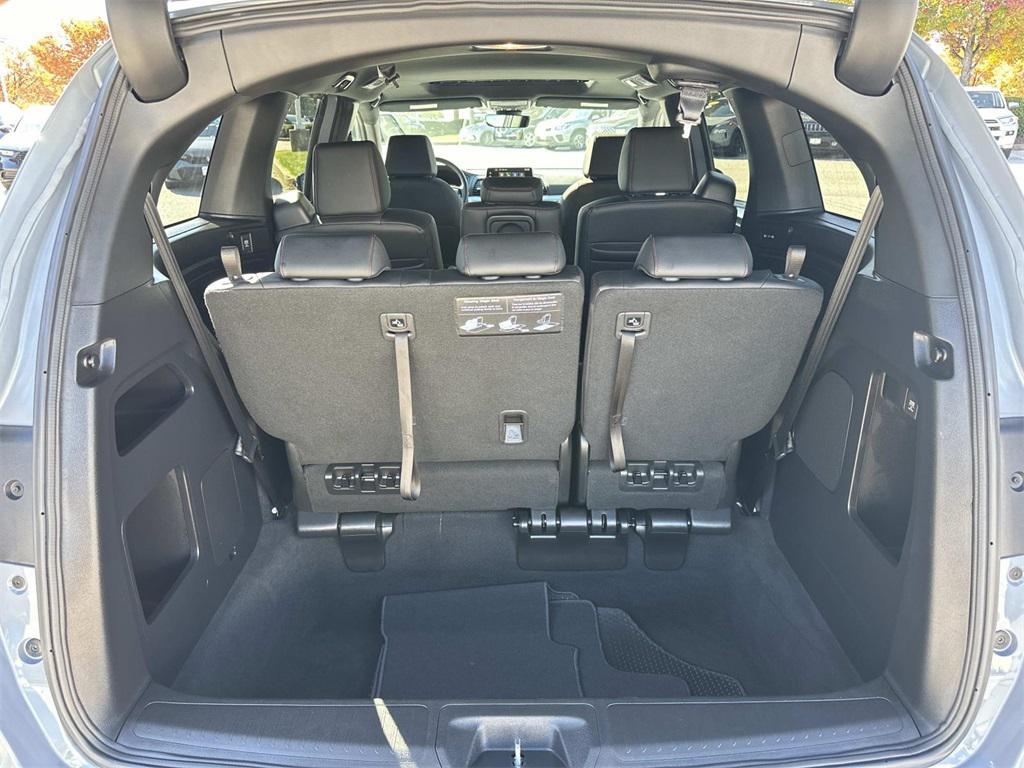 used 2025 Honda Odyssey car, priced at $40,997