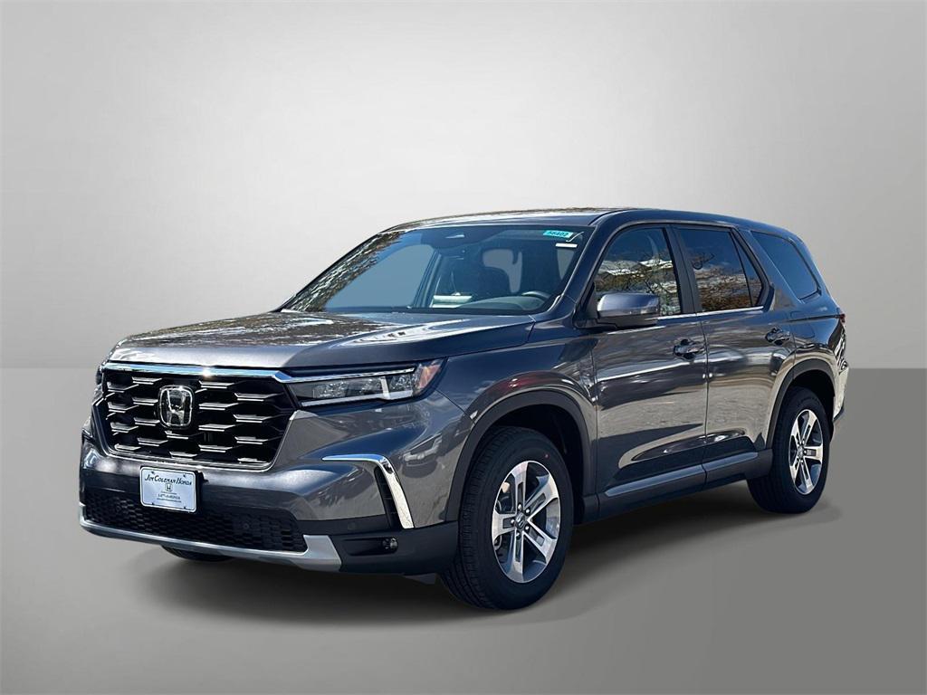 new 2025 Honda Pilot car, priced at $47,825
