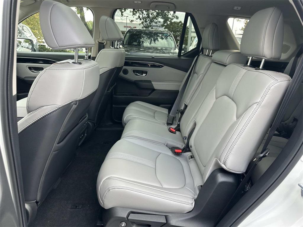 new 2025 Honda Pilot car, priced at $51,550