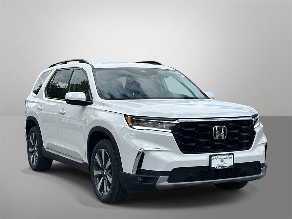 new 2025 Honda Pilot car, priced at $51,550