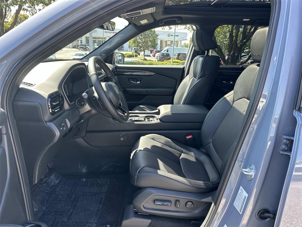 new 2025 Honda Pilot car, priced at $56,530