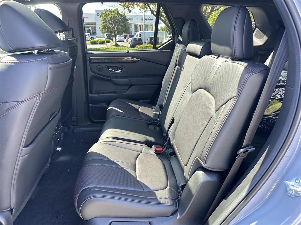 new 2025 Honda Pilot car, priced at $56,530