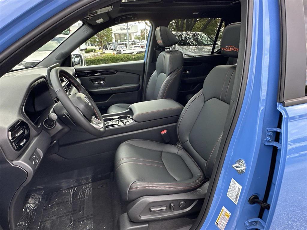 new 2025 Honda Pilot car, priced at $51,830