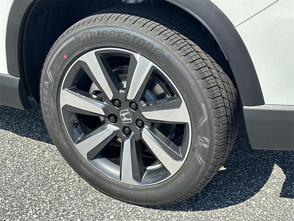 new 2025 Honda Pilot car, priced at $52,280