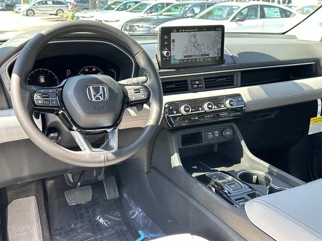 new 2025 Honda Pilot car, priced at $52,280
