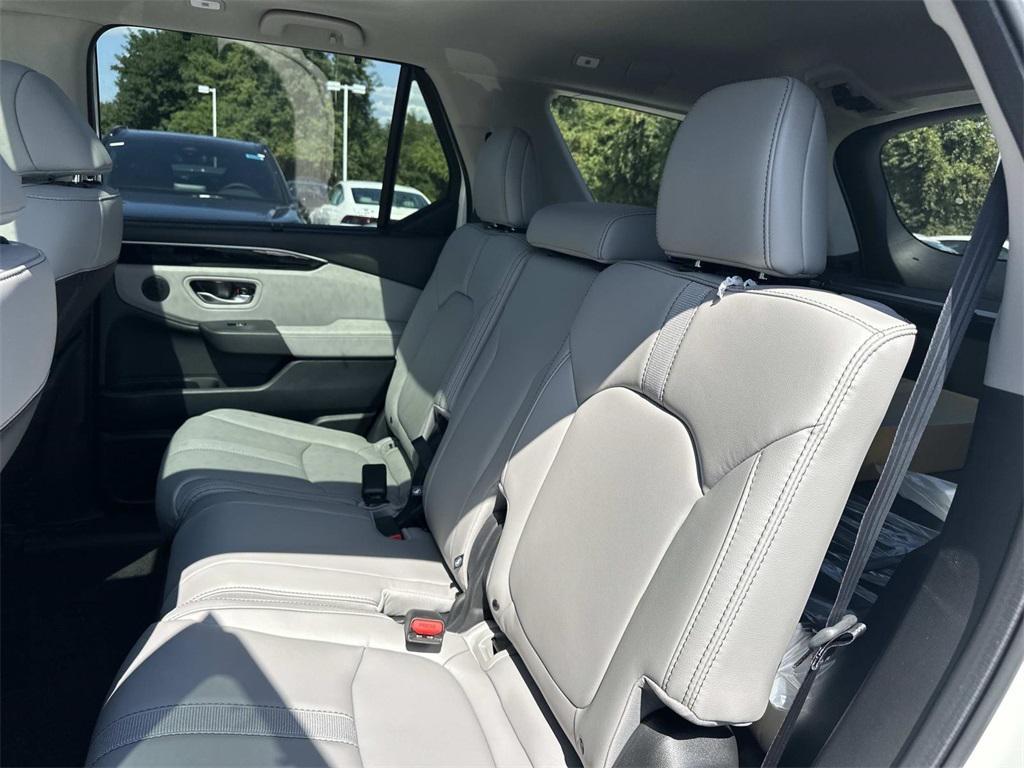 new 2025 Honda Pilot car, priced at $52,280