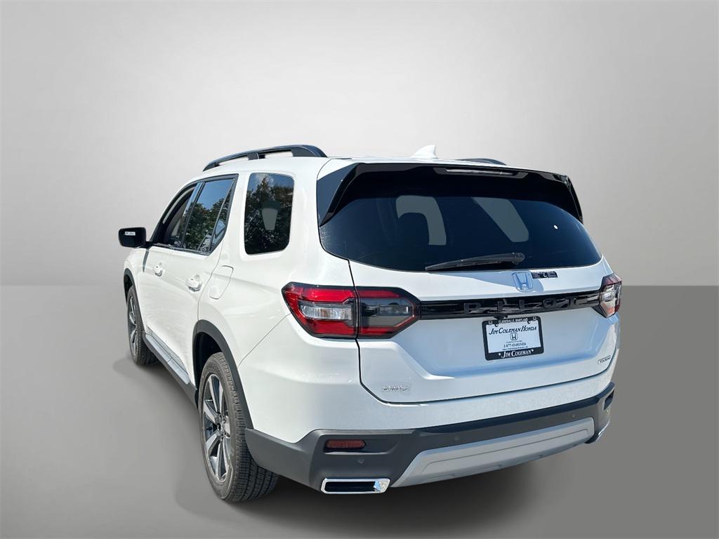 new 2025 Honda Pilot car, priced at $52,280