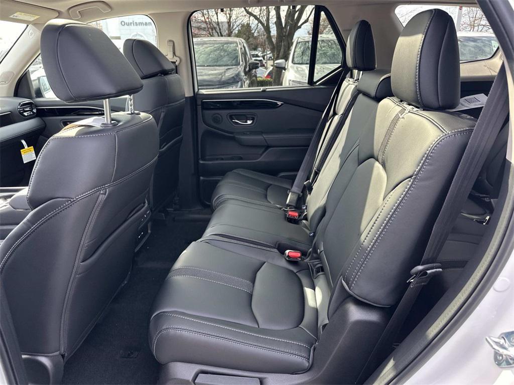 new 2025 Honda Pilot car, priced at $51,550