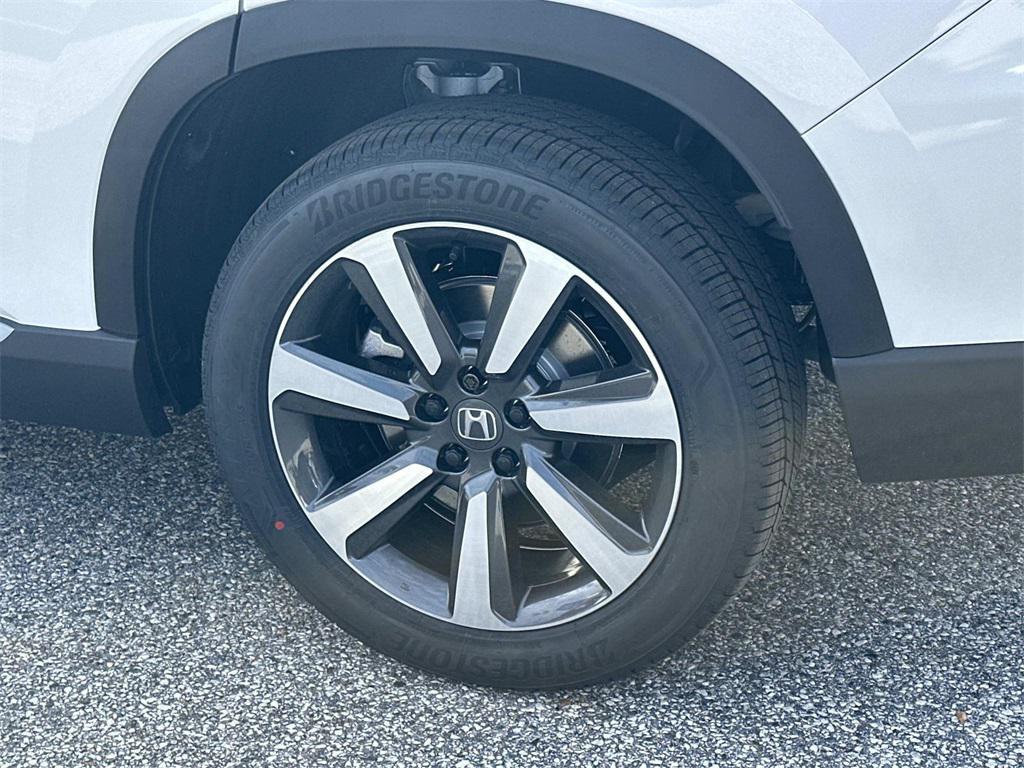 new 2025 Honda Pilot car, priced at $51,550