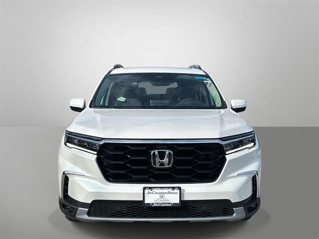 new 2025 Honda Pilot car, priced at $51,550