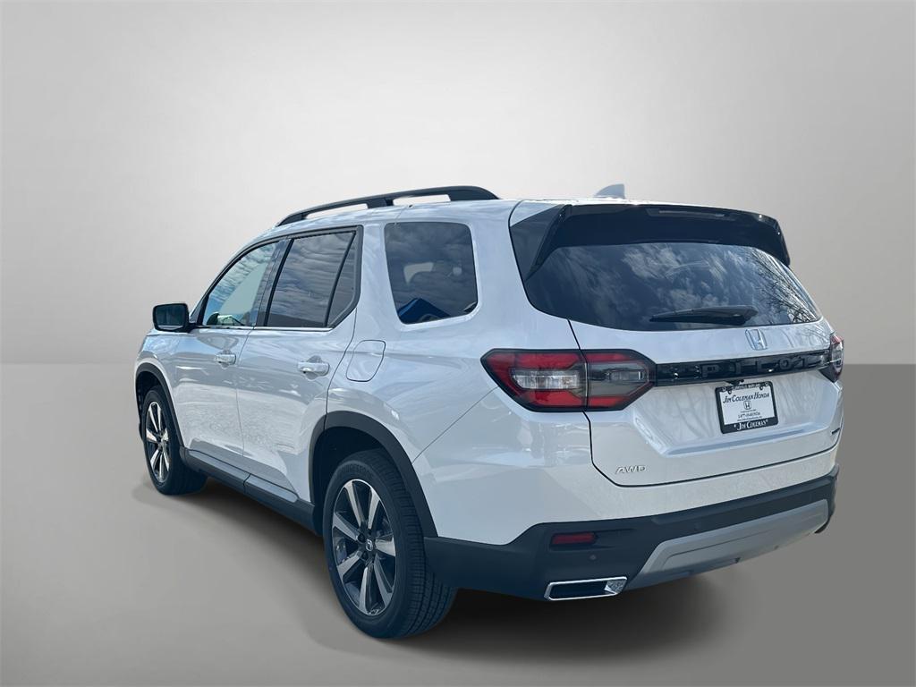 new 2025 Honda Pilot car, priced at $51,550