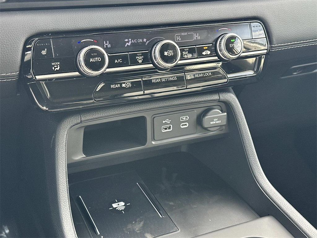 new 2025 Honda Pilot car, priced at $51,550