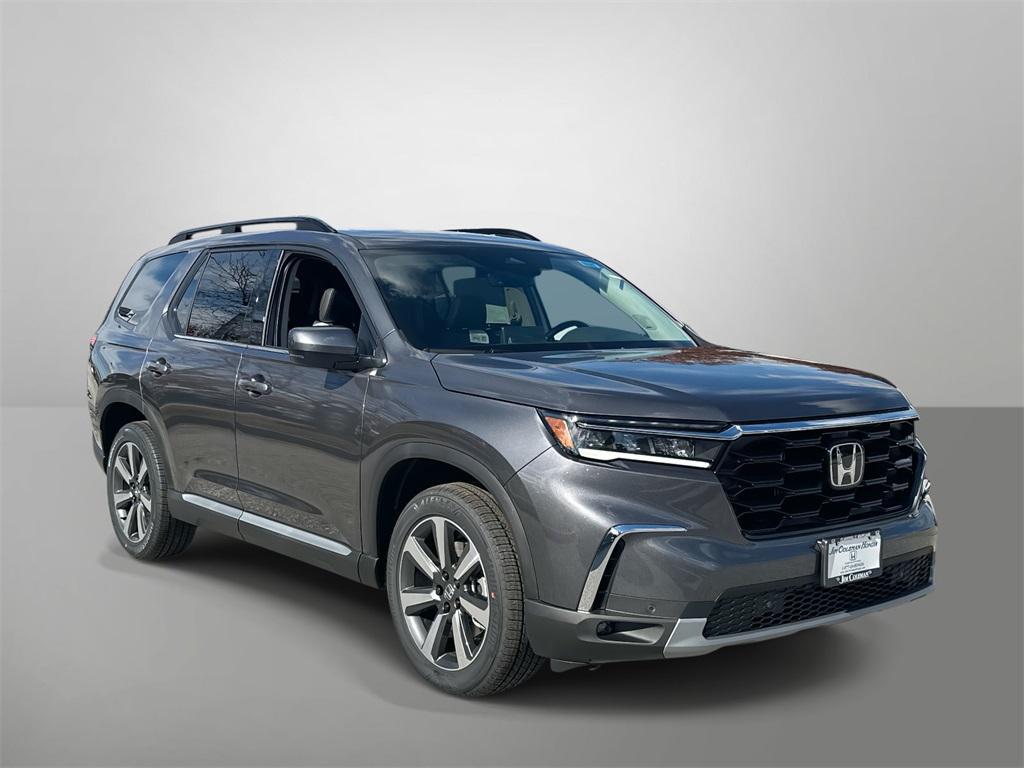 new 2025 Honda Pilot car, priced at $51,095