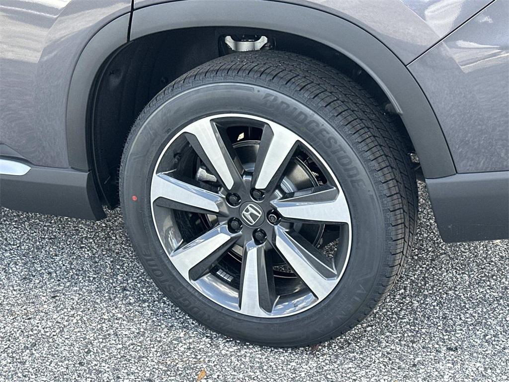 new 2025 Honda Pilot car, priced at $51,095