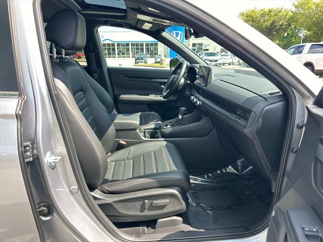 used 2025 Honda CR-V Hybrid car, priced at $40,000