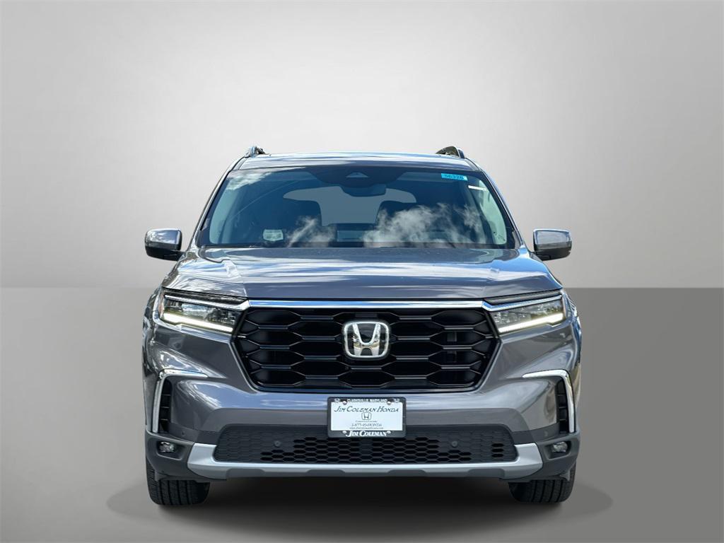 new 2025 Honda Pilot car, priced at $51,095