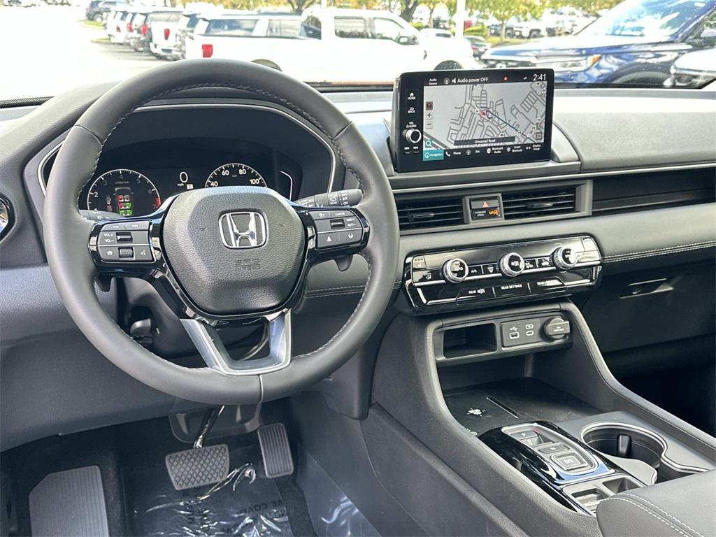 new 2025 Honda Pilot car, priced at $51,095