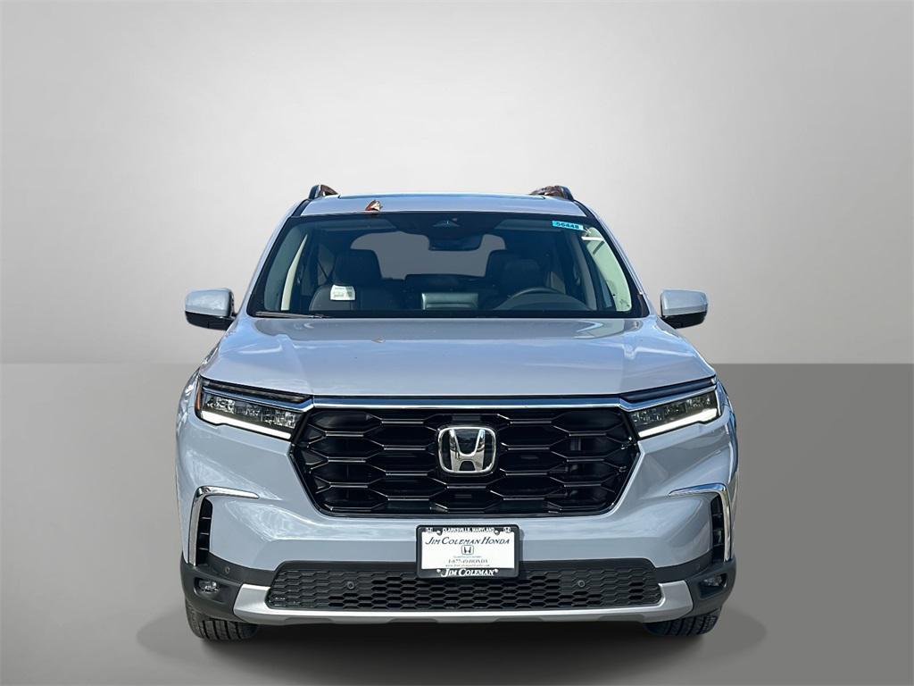 new 2025 Honda Pilot car, priced at $52,280