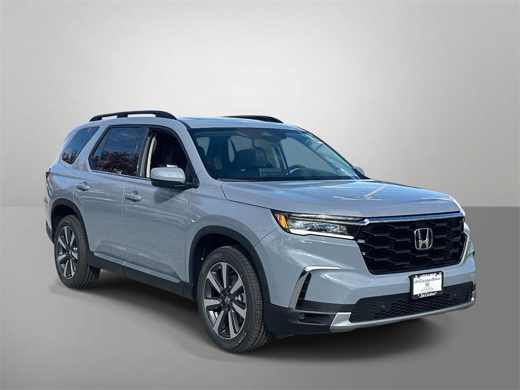 new 2025 Honda Pilot car, priced at $52,280
