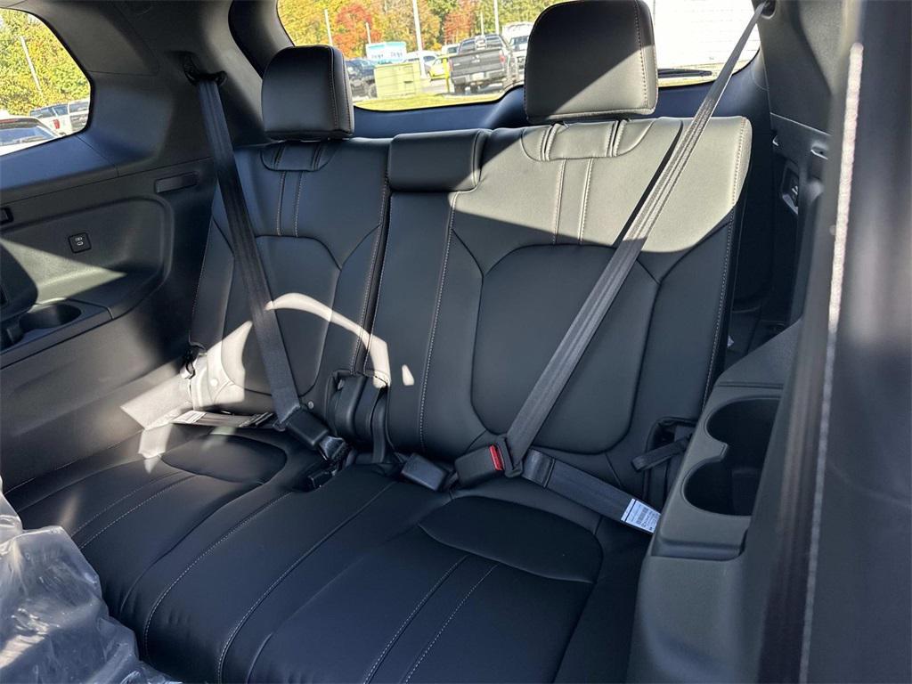 new 2025 Honda Pilot car, priced at $51,350