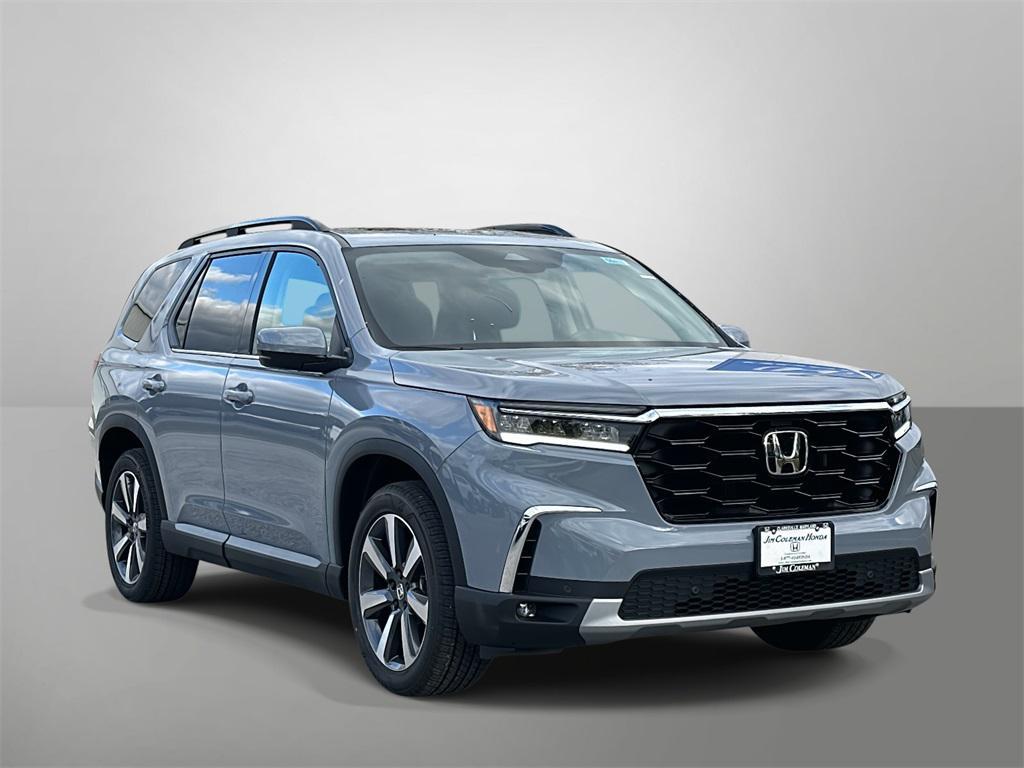 new 2025 Honda Pilot car, priced at $51,550