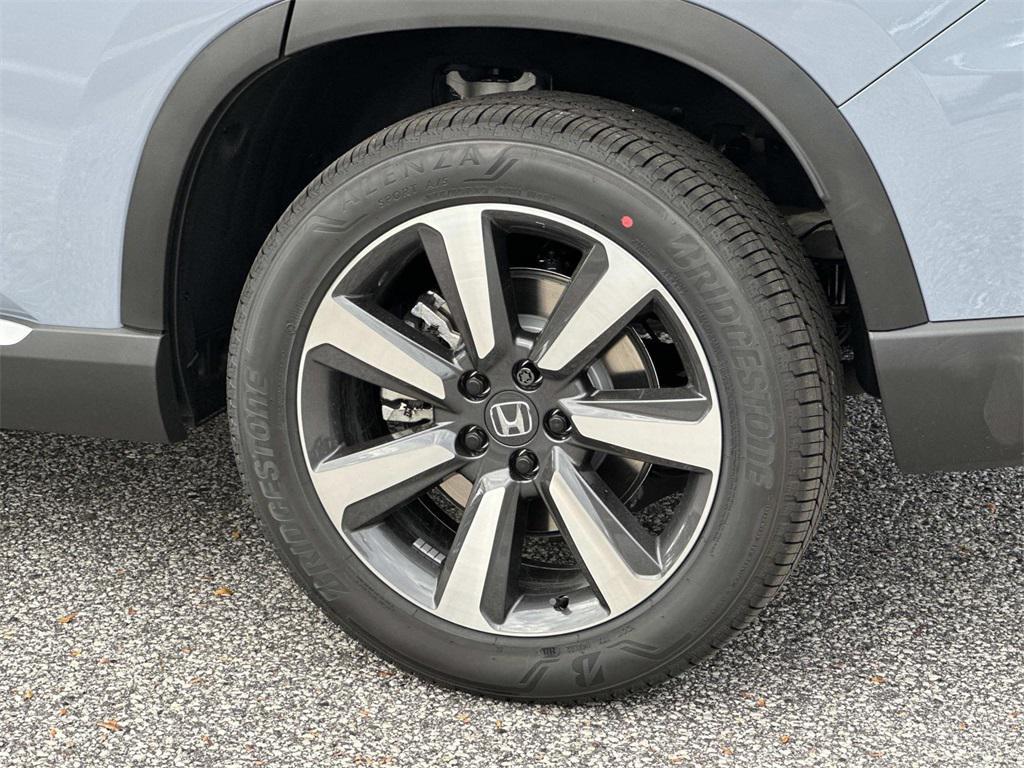 new 2025 Honda Pilot car, priced at $51,550