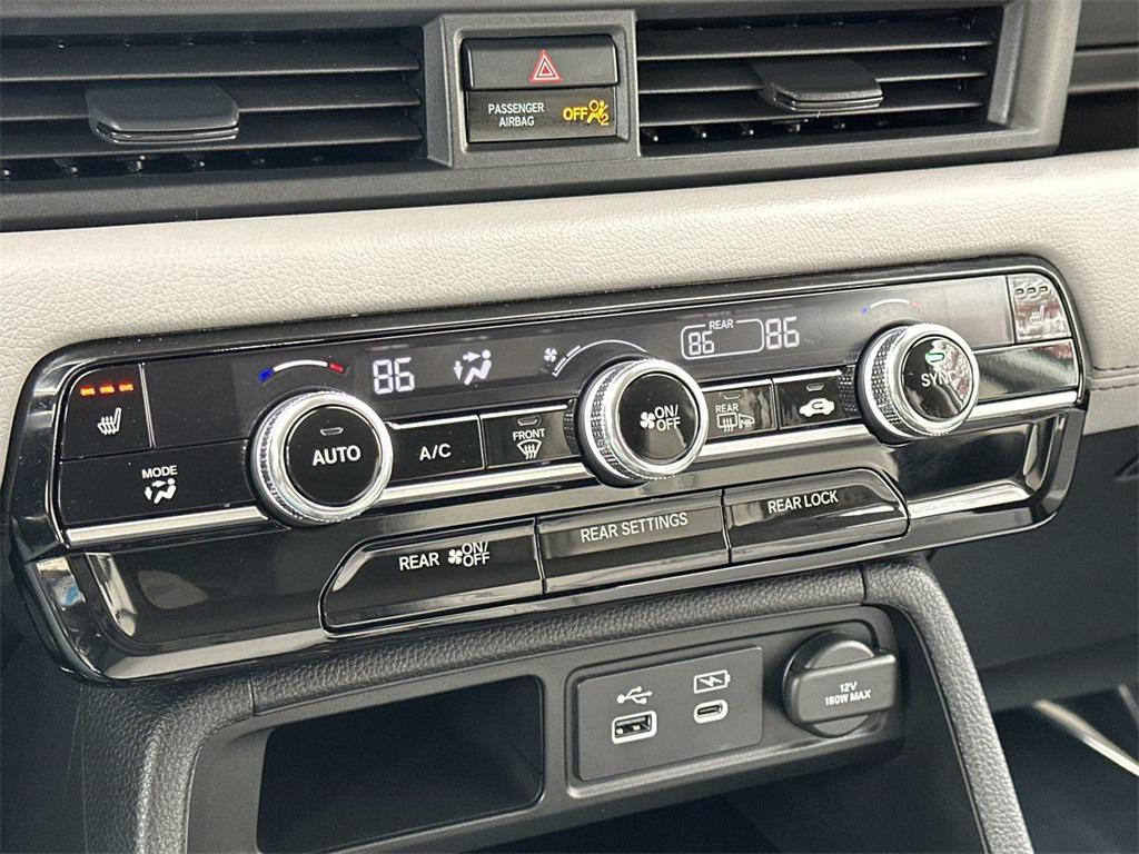 used 2025 Honda Pilot car, priced at $42,788