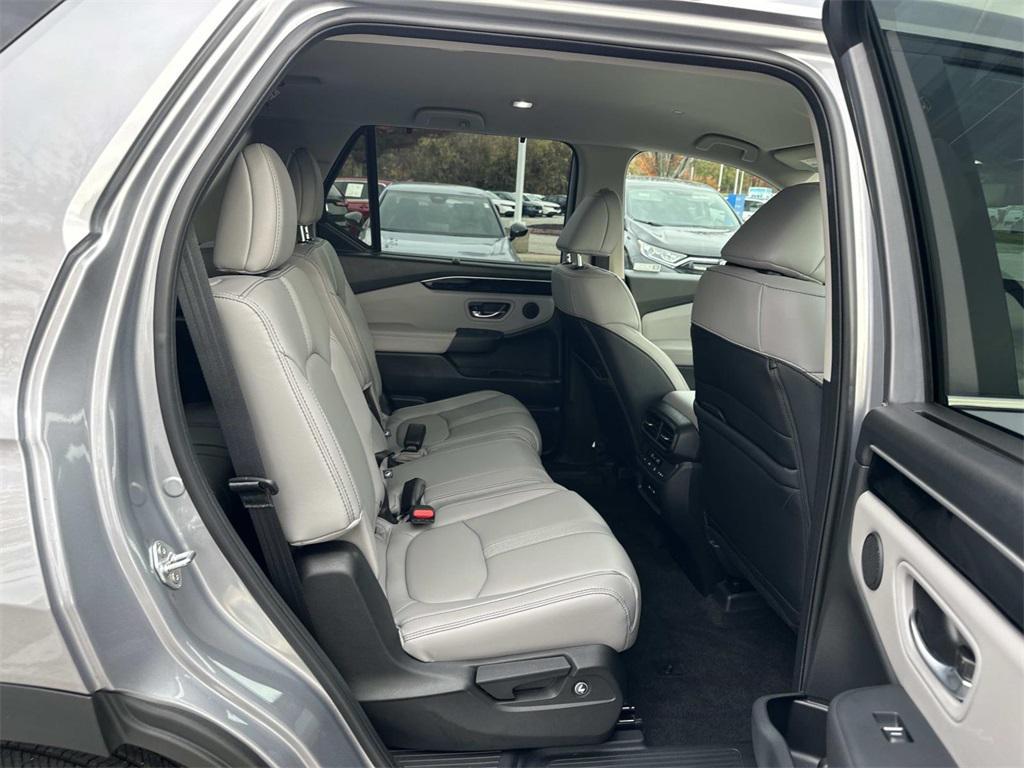 used 2025 Honda Pilot car, priced at $42,788