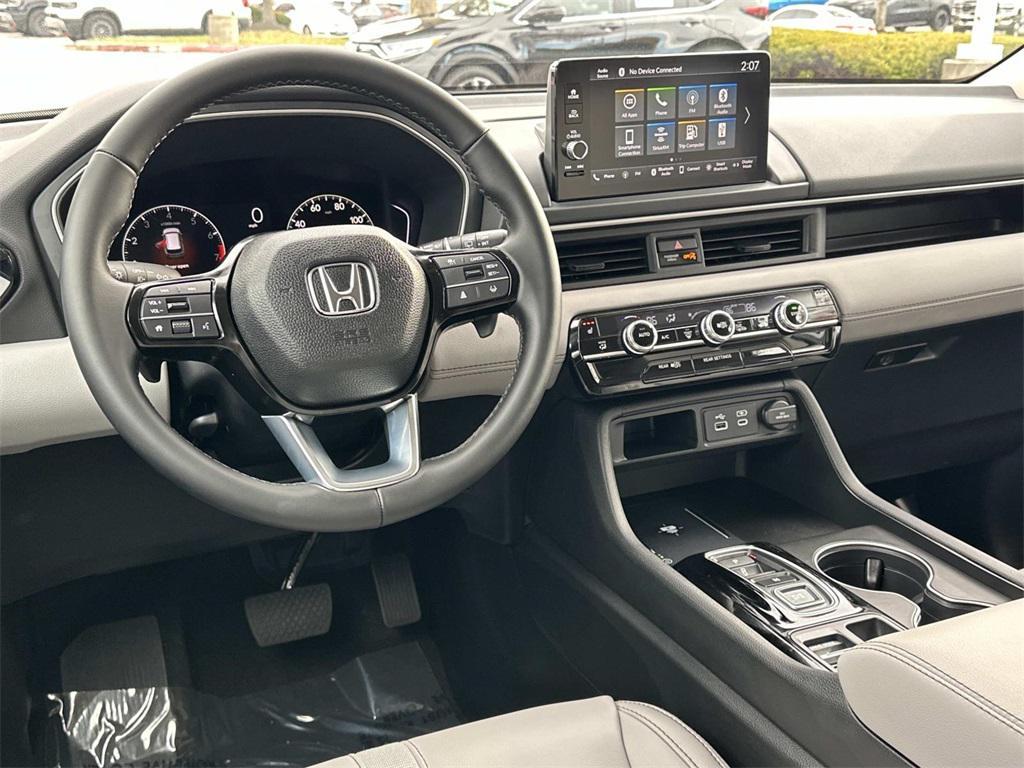 used 2025 Honda Pilot car, priced at $42,788