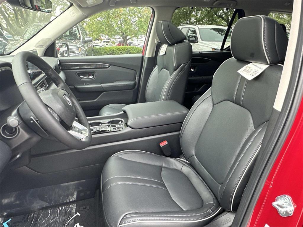 new 2025 Honda Pilot car, priced at $55,030