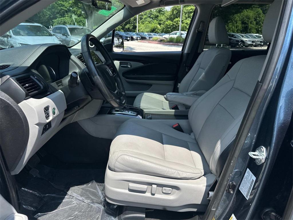 used 2022 Honda Pilot car, priced at $37,000
