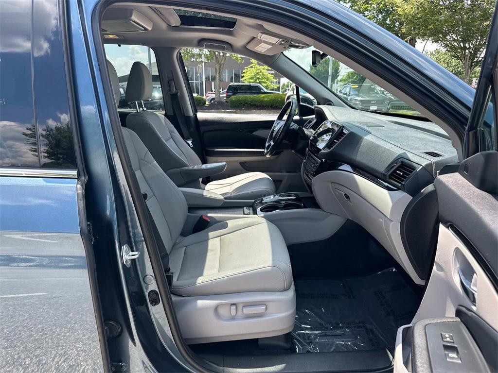 used 2022 Honda Pilot car, priced at $37,000